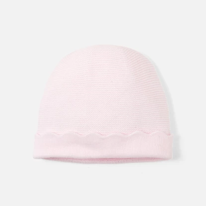 Dívčí čepice s vroubkovým vzorem