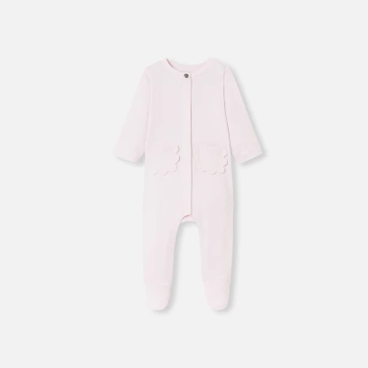 Dívčí pyžamo v zámku